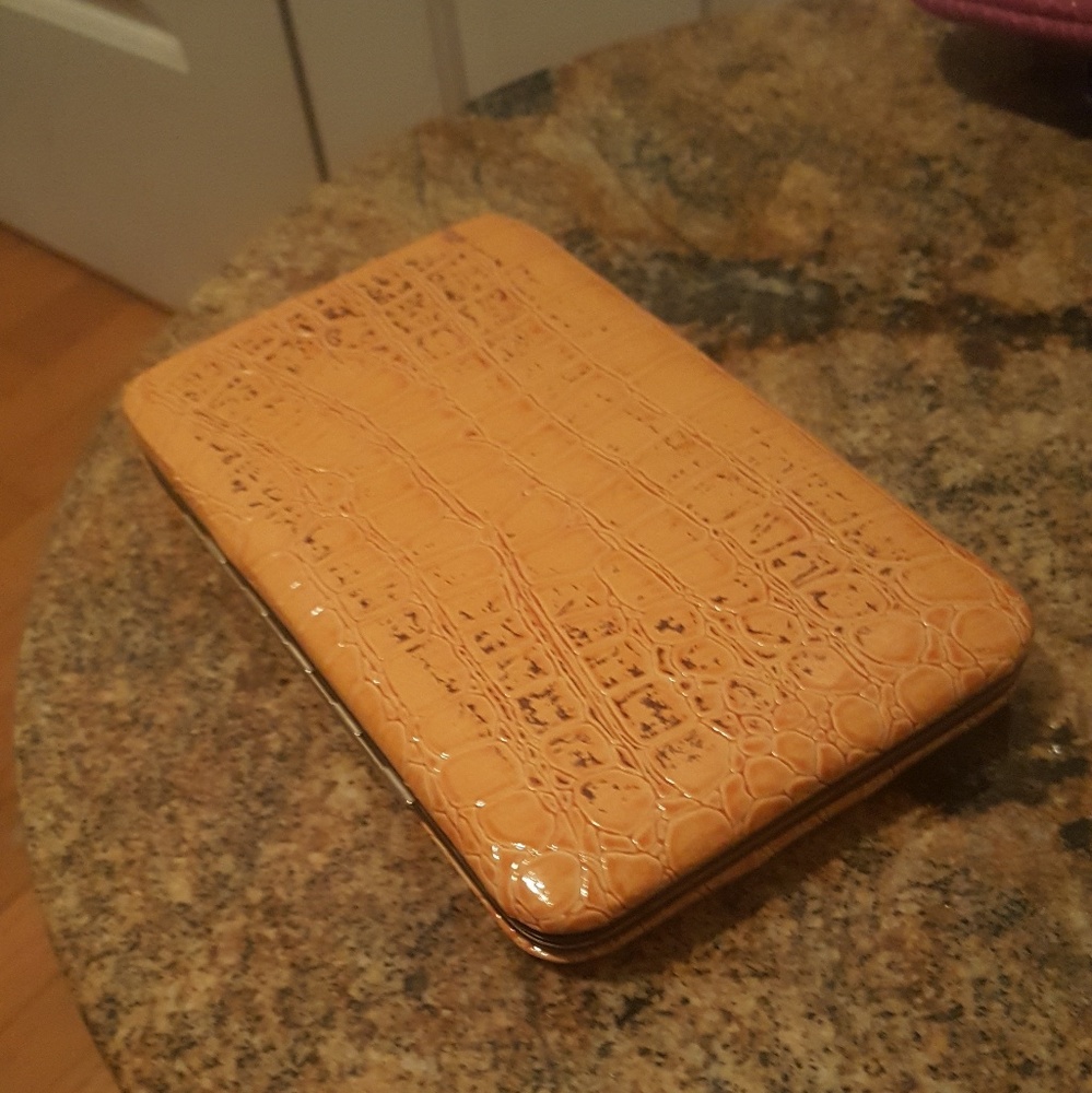 Mainstreet Collection Wallets - Picture 2 of 4